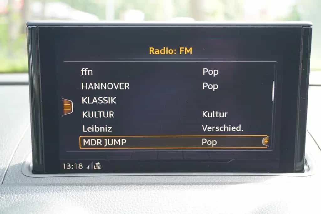 Audi A3 30 TFSI S-Line LED Navi Digitales Cockpit 06/2020-photo-23