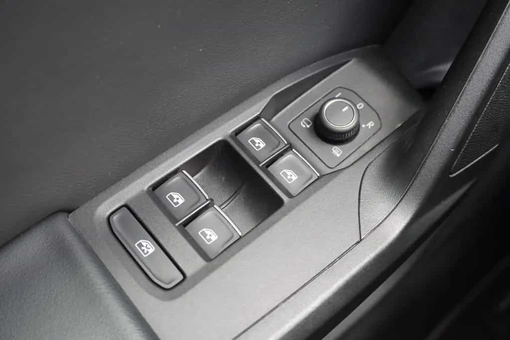 Seat Leon Sportstourer 1.5 eTSI FR LED Android Apple 08/2021-photo-17