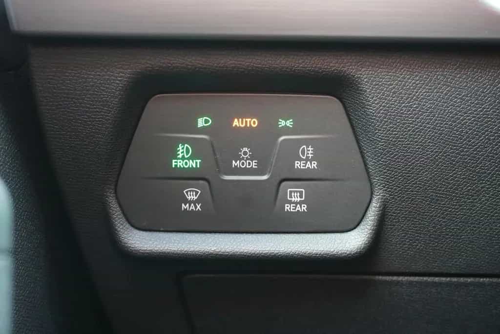 Seat Leon Sportstourer 1.5 eTSI FR LED Android Apple 08/2021-photo-18