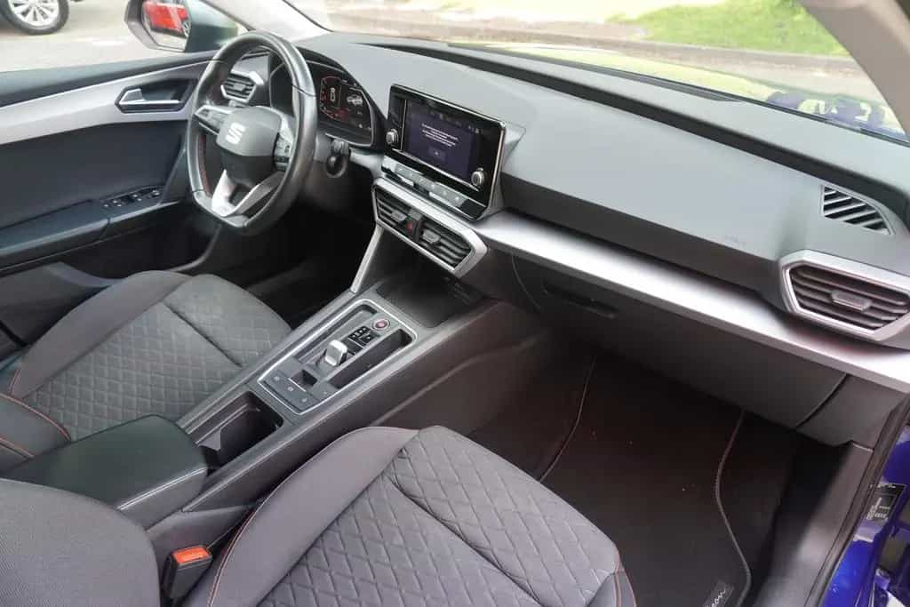 Seat Leon Sportstourer 1.5 eTSI FR LED Android Apple 08/2021-photo-24