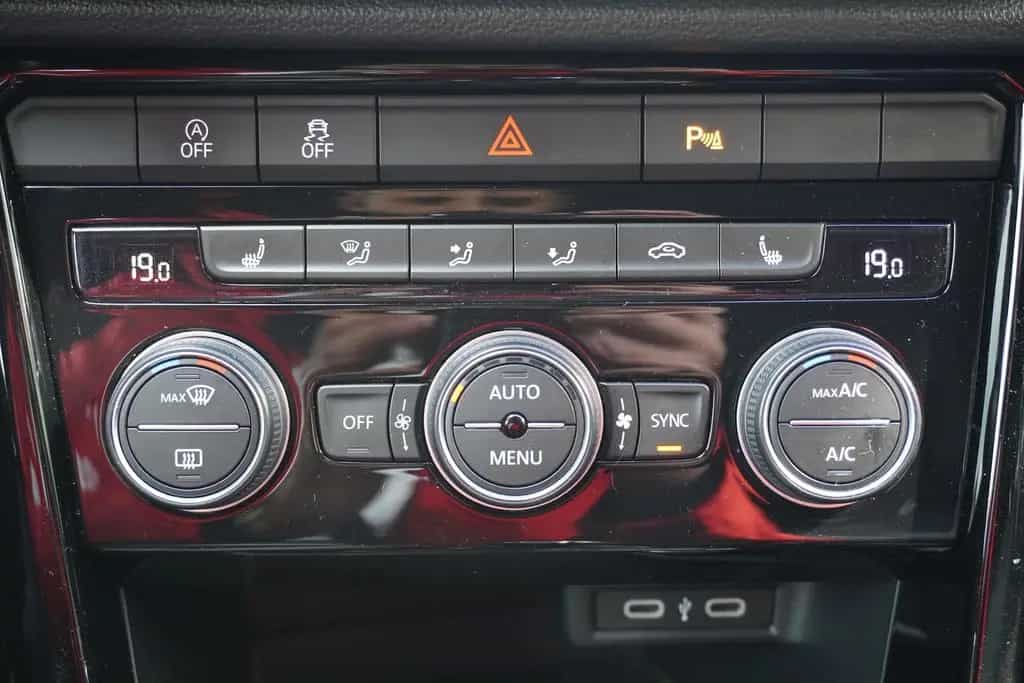 Volkswagen T-Roc 2.0 R 4Motion LED ACC Kamera Alcantara DAB 09/2021-photo-21