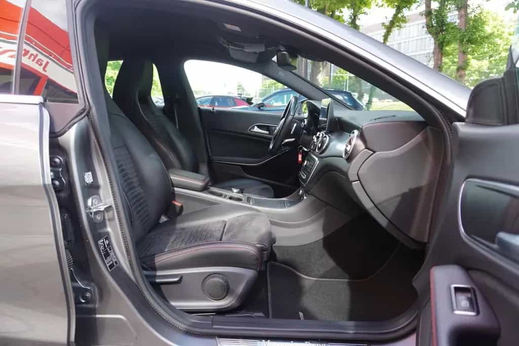 Mercedes-Benz CLA 200 AMG Line LED Sportsitze Leder Navi AHK 09/2018-photo-14