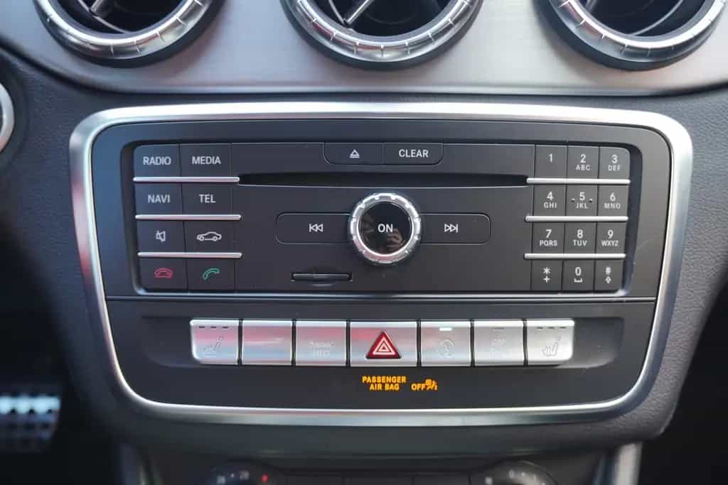 Mercedes-Benz CLA 200 AMG Line LED Sportsitze Leder Navi AHK 09/2018-photo-19