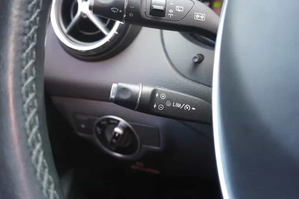 Mercedes-Benz CLA 200 AMG Line LED Sportsitze Leder Navi AHK 09/2018-photo-25
