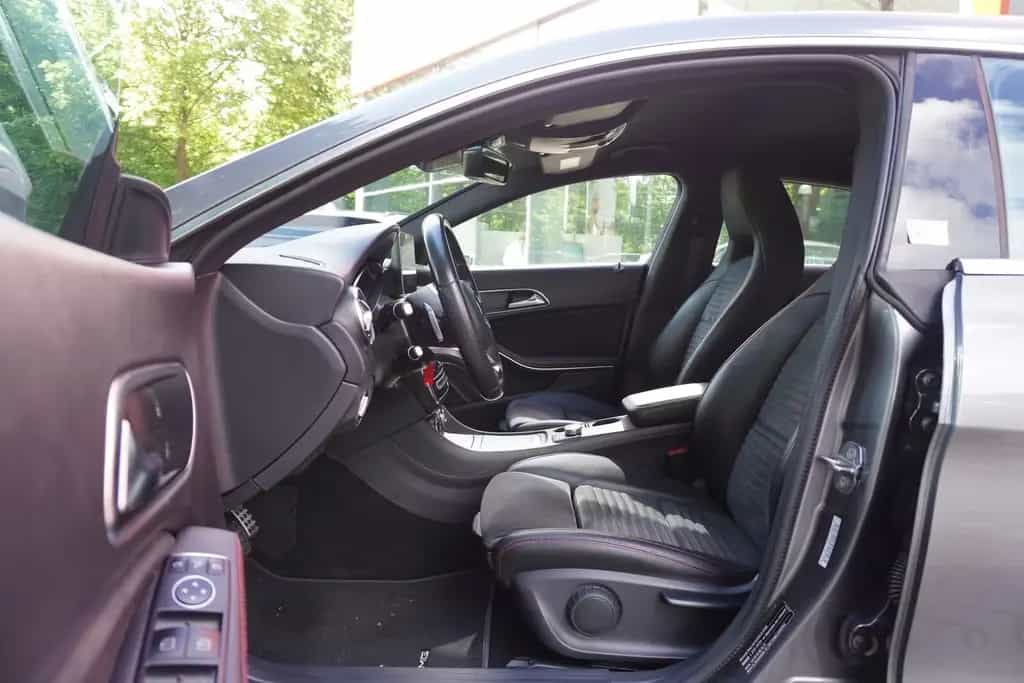 Mercedes-Benz CLA 200 AMG Line LED Sportsitze Leder Navi AHK 09/2018-photo-9