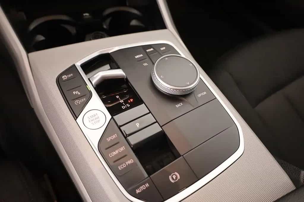 BMW 318 i Touring LED Navi ACC el. Heckklappe DAB 03/2023-photo-12