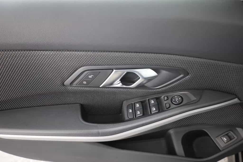 BMW 318 i Touring LED Navi ACC el. Heckklappe DAB 03/2023-photo-20