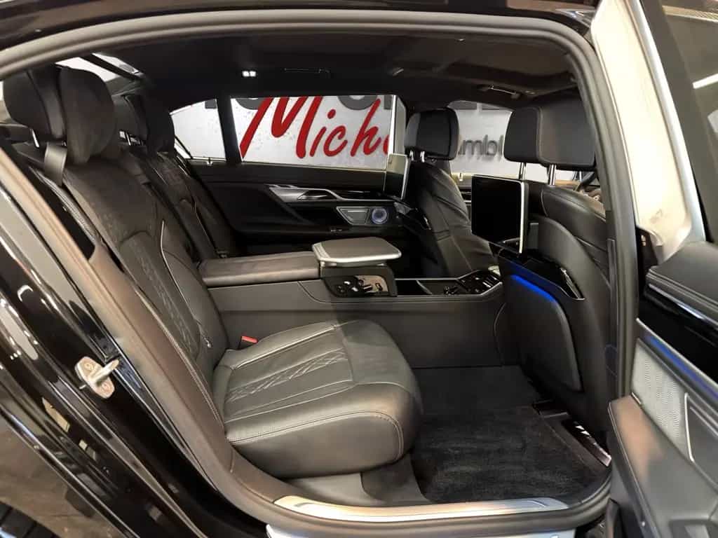 ALPINA B7 4.4 Bi-Turbo / Massage / HUD / B&W / Pano 07/2021-photo-13