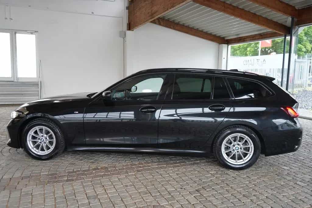 BMW 320 d Touring mHev M Sport Aut. LED AHK Pano 04/2023-photo-2
