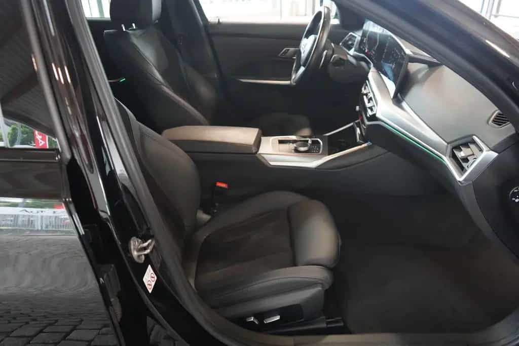 BMW 320 d Touring mHev M Sport Aut. LED AHK Pano 04/2023-photo-32