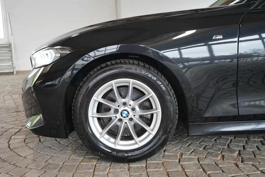 BMW 320 d Touring mHev M Sport Aut. LED AHK Pano 04/2023-photo-9