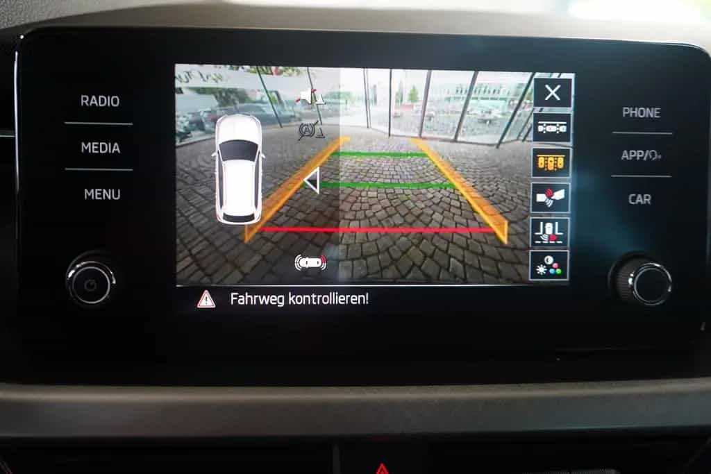 Skoda Kamiq 1.0 Tour LED Kamera Sitzheizung Tempomat 04/2024-photo-14
