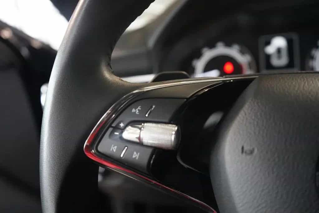 Skoda Kamiq 1.0 Tour LED Kamera Sitzheizung Tempomat 04/2024-photo-22