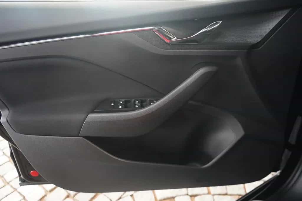 Skoda Kamiq 1.0 Tour LED Kamera Sitzheizung Tempomat 04/2024-photo-27