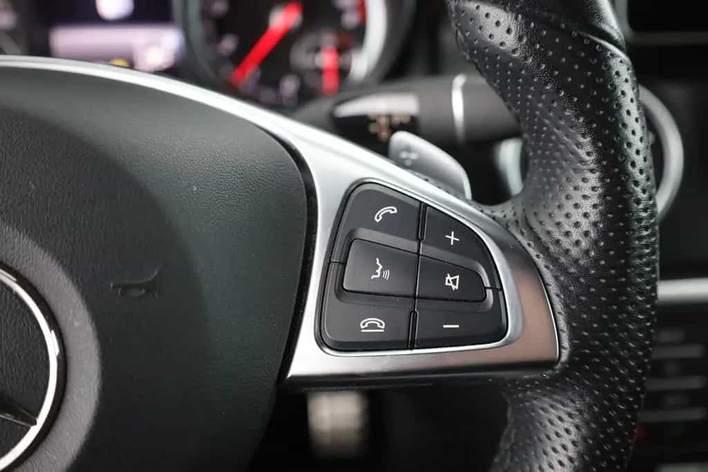 Mercedes-Benz GLA 180 AMG Line Aut. LED Navi 360° Leder PDC 01/2019-photo-16