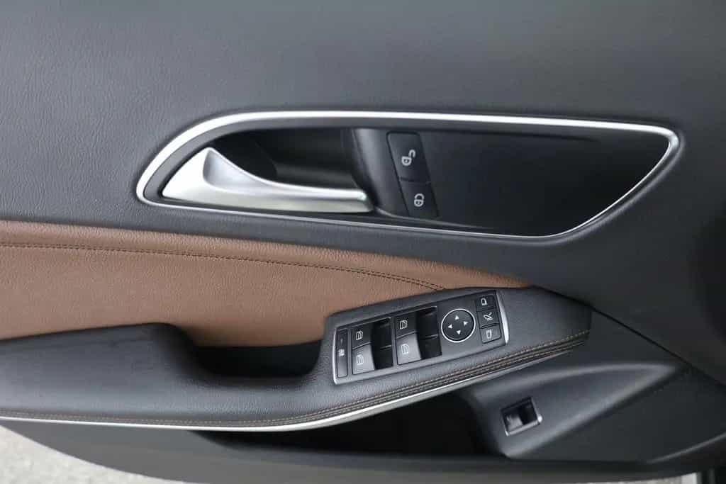Mercedes-Benz GLA 180 AMG Line Aut. LED Navi 360° Leder PDC 01/2019-photo-21