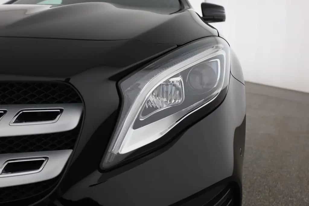 Mercedes-Benz GLA 180 AMG Line Aut. LED Navi 360° Leder PDC 01/2019-photo-28