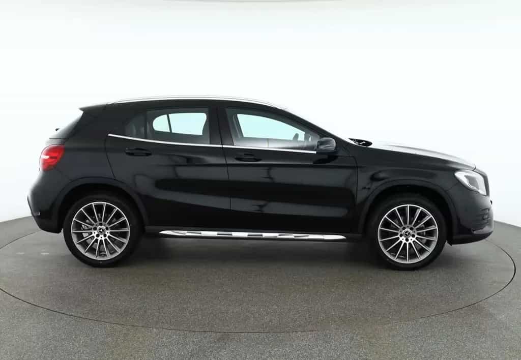 Mercedes-Benz GLA 180 AMG Line Aut. LED Navi 360° Leder PDC 01/2019-photo-5