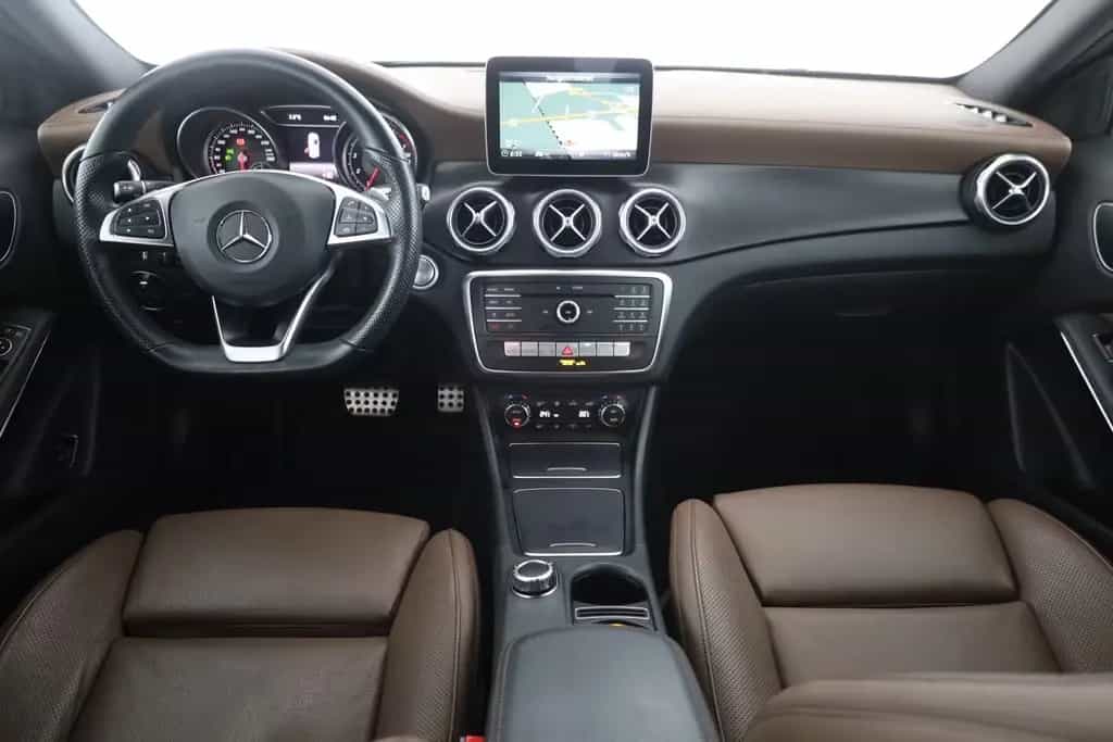 Mercedes-Benz GLA 180 AMG Line Aut. LED Navi 360° Leder PDC 01/2019-photo-8