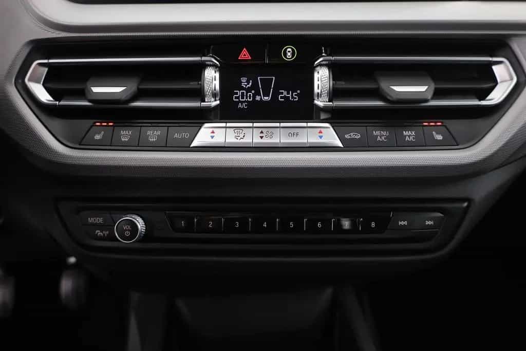 BMW 116 i Advantage LED Virtual Cockpit Sitzheizung 11/2022-photo-11