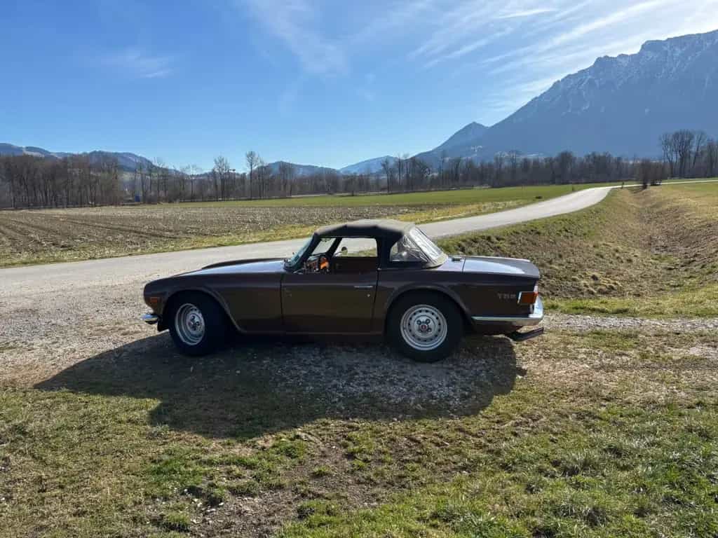 Triumph TR6 10/1973-photo-0