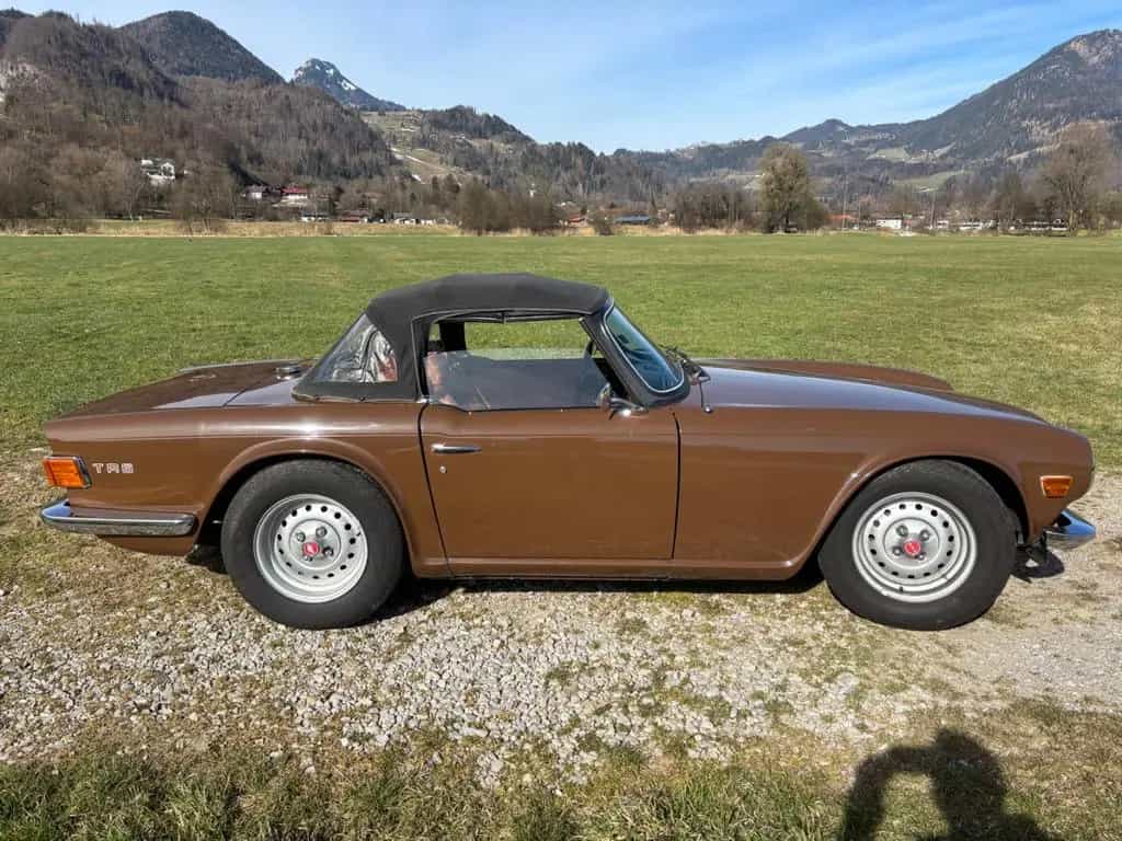 Triumph TR6 10/1973-photo-2