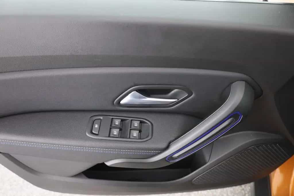 Dacia Duster 1.3 TCe Celebration Navi 360° Sitzheizung 05/2021-photo-21