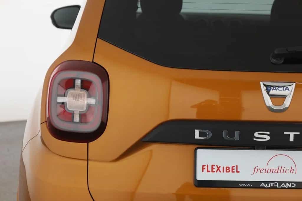 Dacia Duster 1.3 TCe Celebration Navi 360° Sitzheizung 05/2021-photo-29