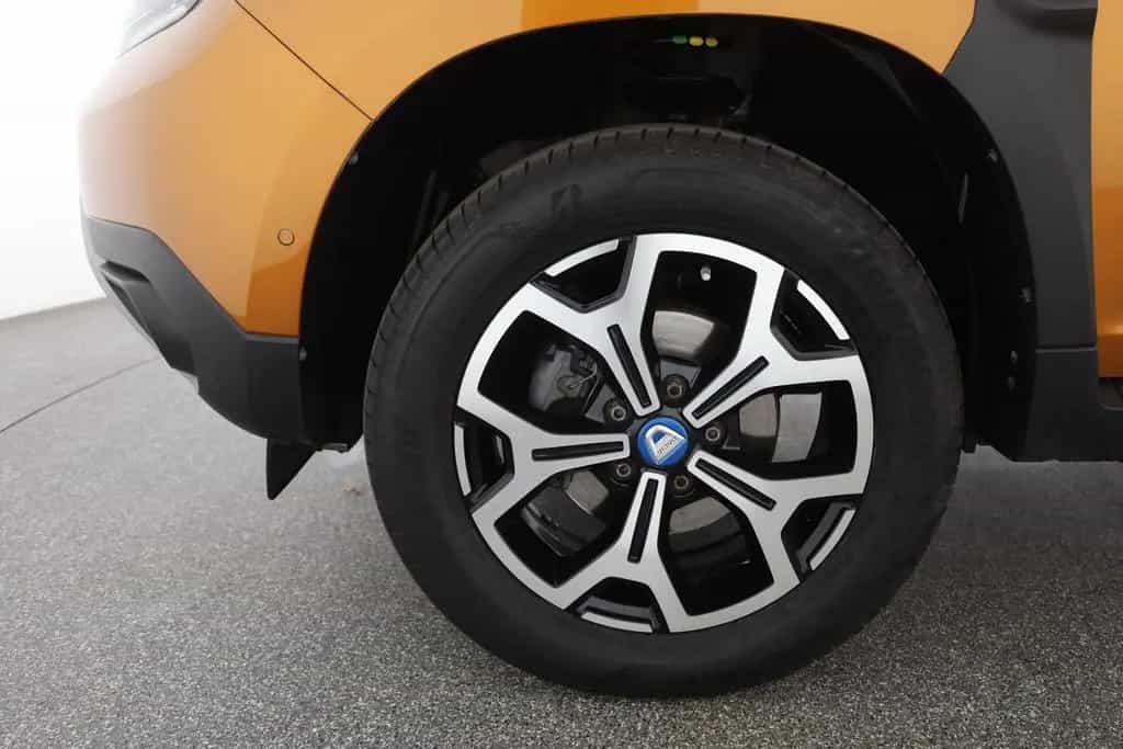 Dacia Duster 1.3 TCe Celebration Navi 360° Sitzheizung 05/2021-photo-30