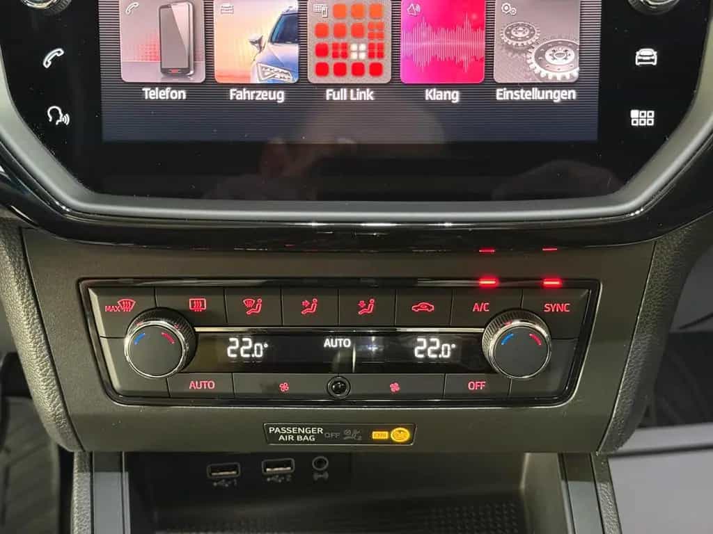 Seat Ibiza FR 1.0TSI FR LINE AUT. LED NAVI ACC 06/2018-photo-17