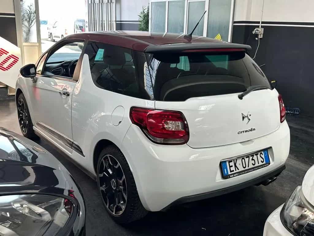 DS Automobiles DS3 Ds DS3 3 1.6 HDi 110 Sport Chic 02/2011-photo-2