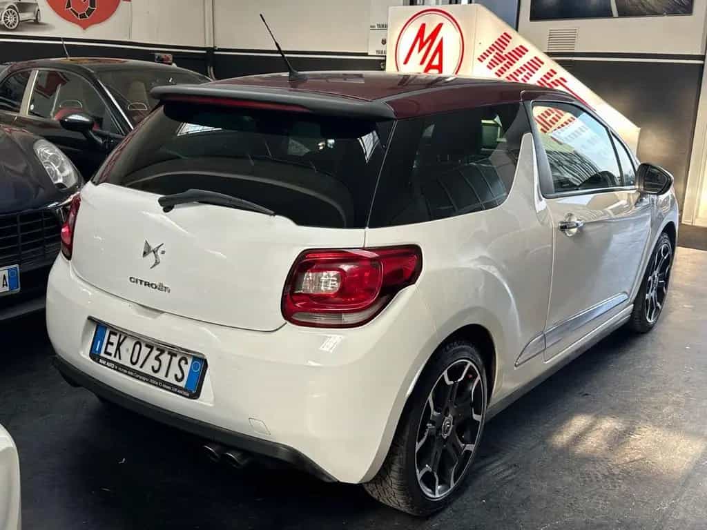DS Automobiles DS3 Ds DS3 3 1.6 HDi 110 Sport Chic 02/2011-photo-3
