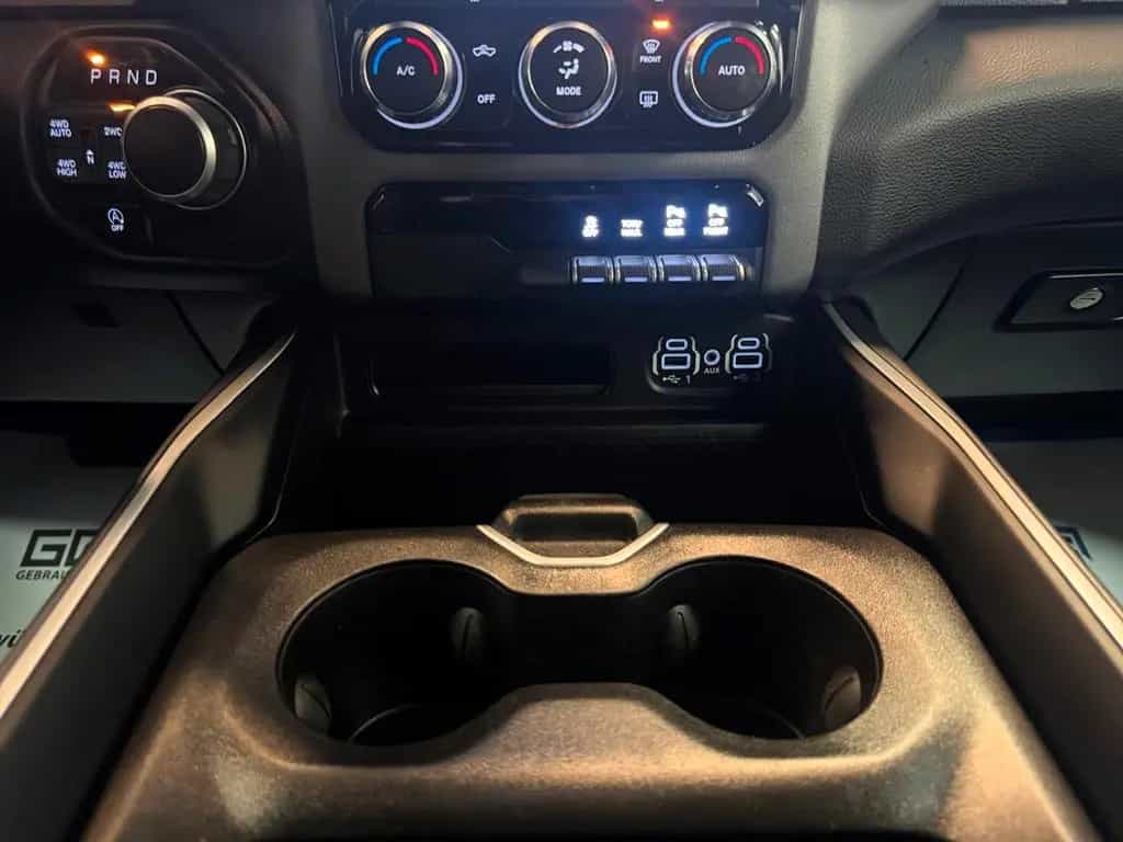 Dodge RAM 1500 5.7 4x4 / Sportbar/ Offroad / LED 07/2023-photo-22