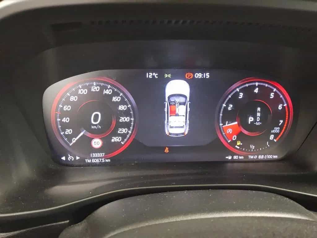 Volvo XC40 T4 R-Design Navi LED Pano RfK AHK Tempomat 02/2020-photo-7