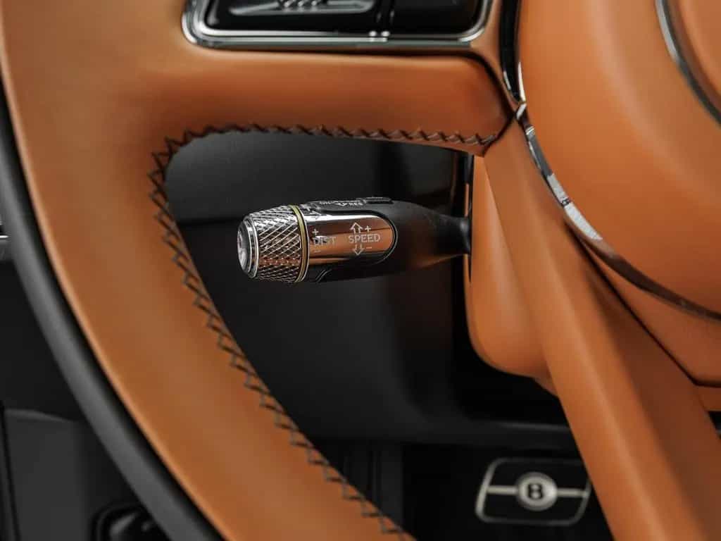 Bentley Continental GT Azure V8 / Naim for Bentley Sound 01/2024-photo-15