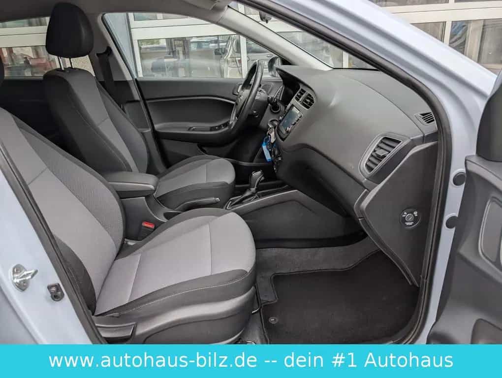 Hyundai i20 Advantage*Automatik*Kamera*DAB*Sitzheiz* 07/2020-photo-14