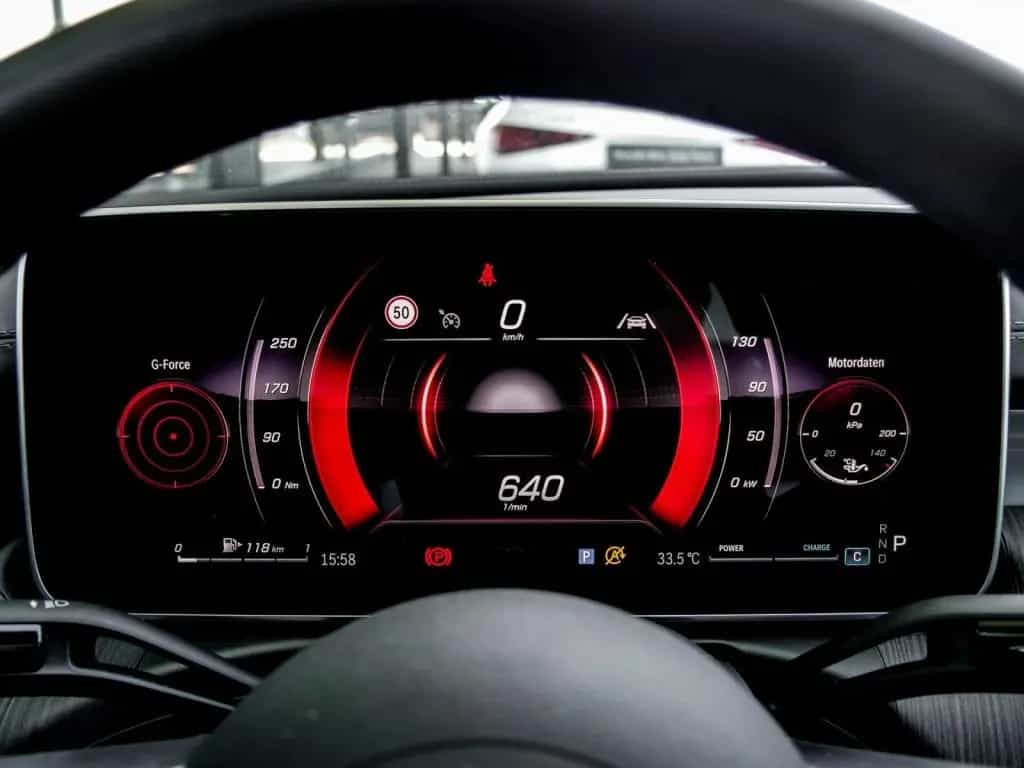 Mercedes-Benz C 180 AMG-Sport/Pano/Night/Totw/Keyl/Ambi/Cam/18 04/2025-photo-13