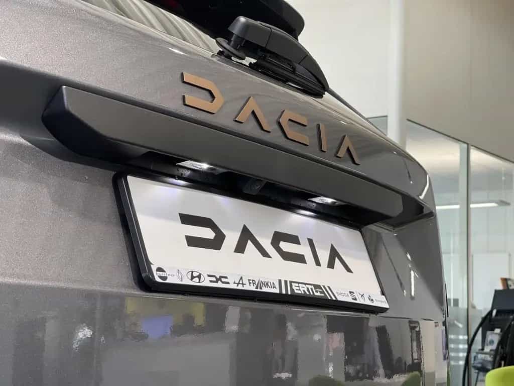 Dacia Duster Extreme TCe 130 08/2025-photo-21