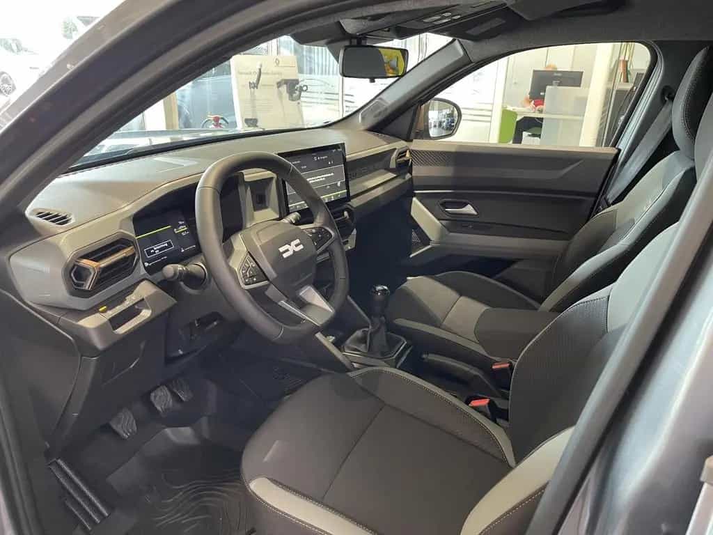 Dacia Duster Extreme TCe 130 08/2025-photo-25