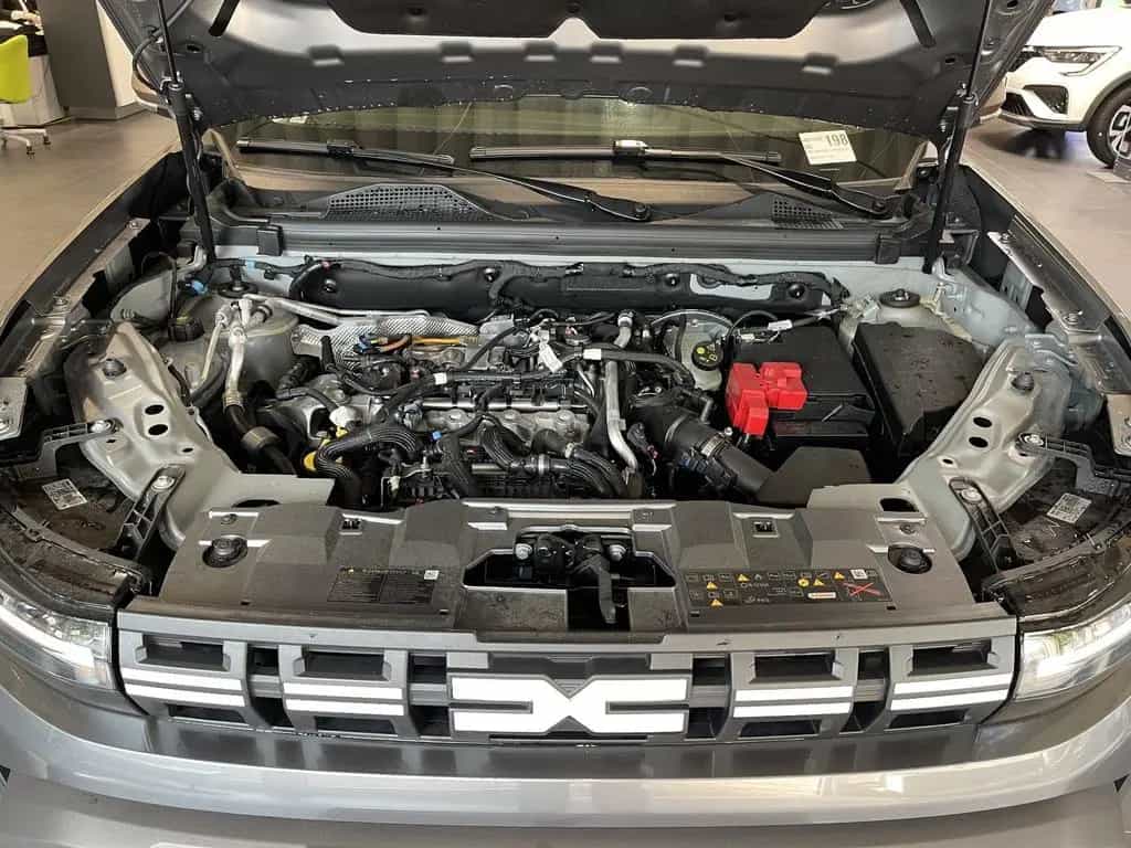 Dacia Duster Extreme TCe 130 08/2025-photo-5