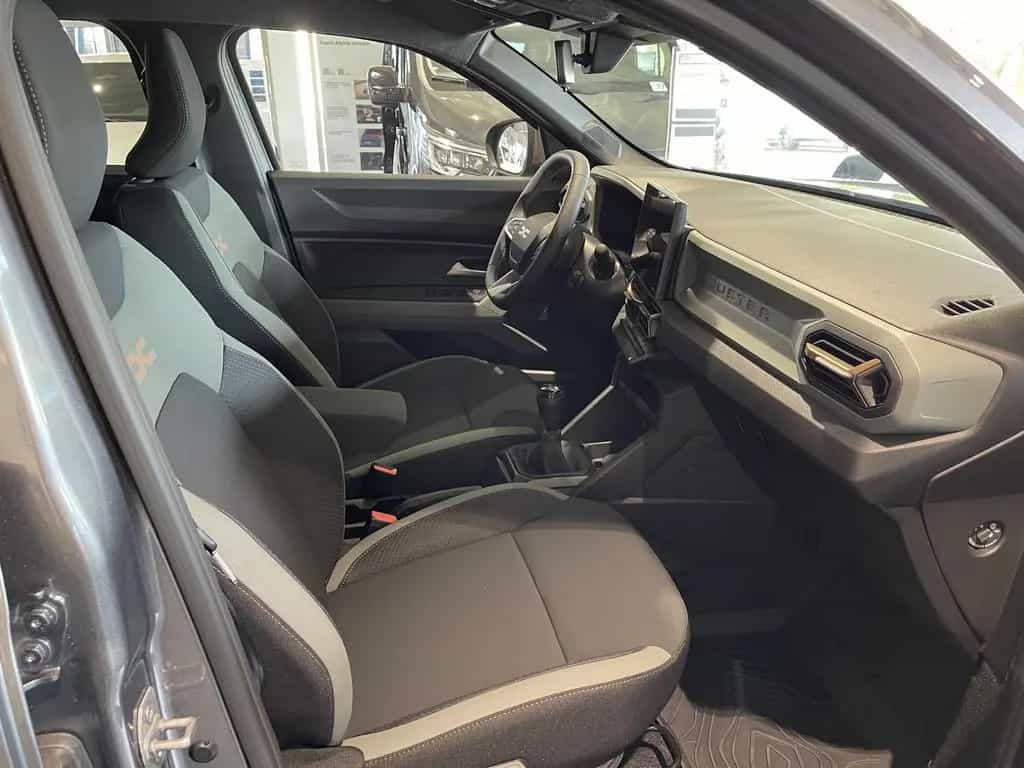 Dacia Duster Extreme TCe 130 08/2025-photo-8