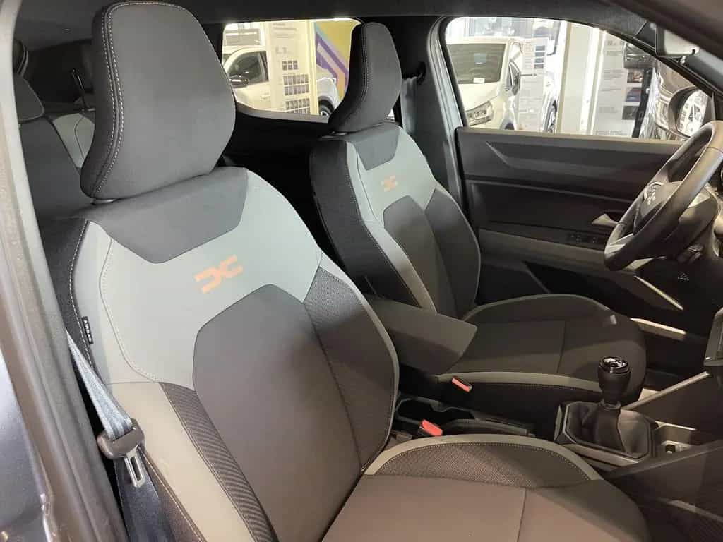 Dacia Duster Extreme TCe 130 08/2025-photo-9