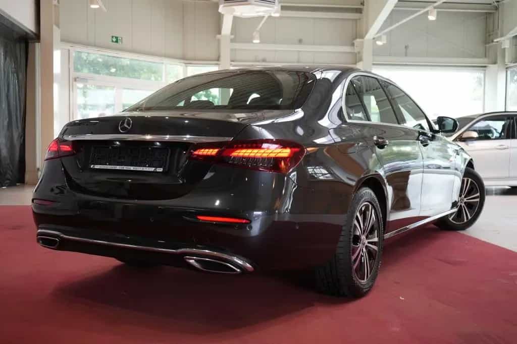 Mercedes-Benz E 300 d 4Matic Avantgarde*LED*Kamera*Navi* 02/2022-photo-3