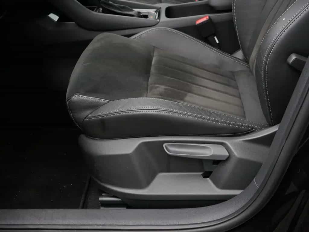 Skoda Karoq Tour 1.5 TSI LED*ACC*Pano*AHK 06/2025-photo-21
