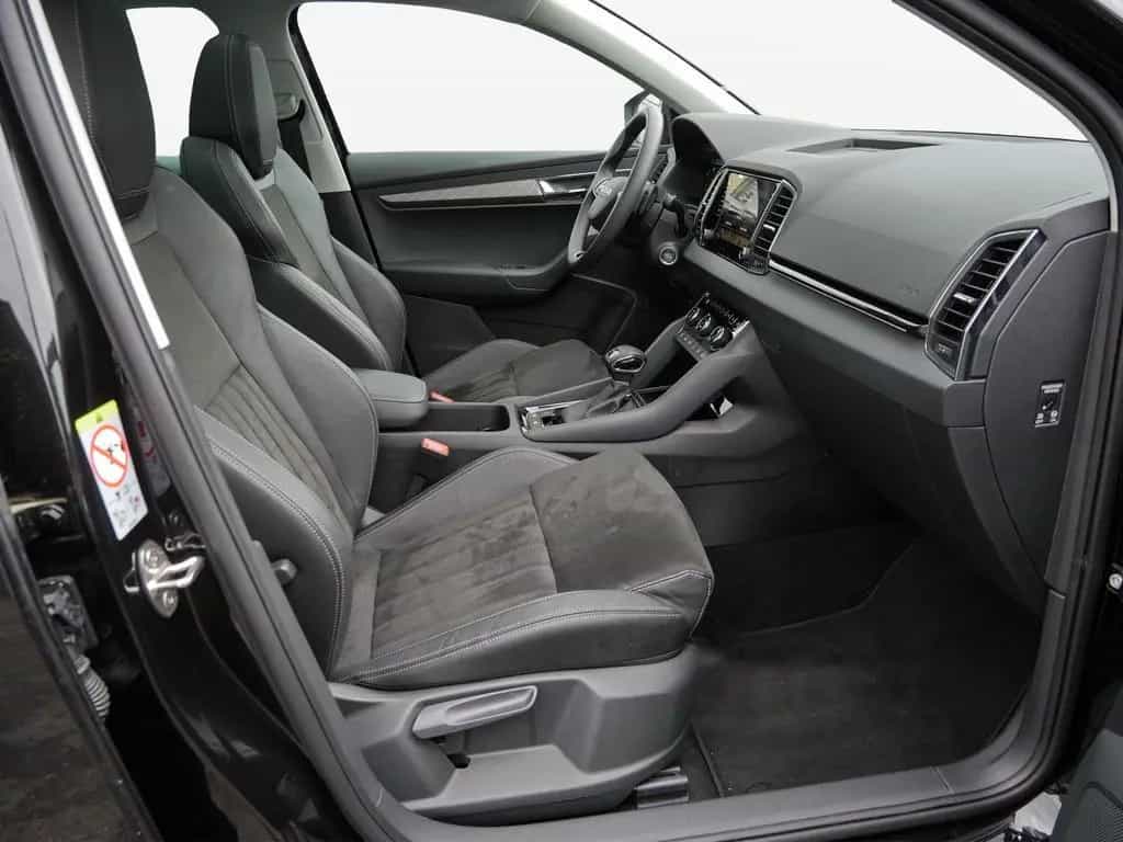 Skoda Karoq Tour 1.5 TSI LED*ACC*Pano*AHK 06/2025-photo-3