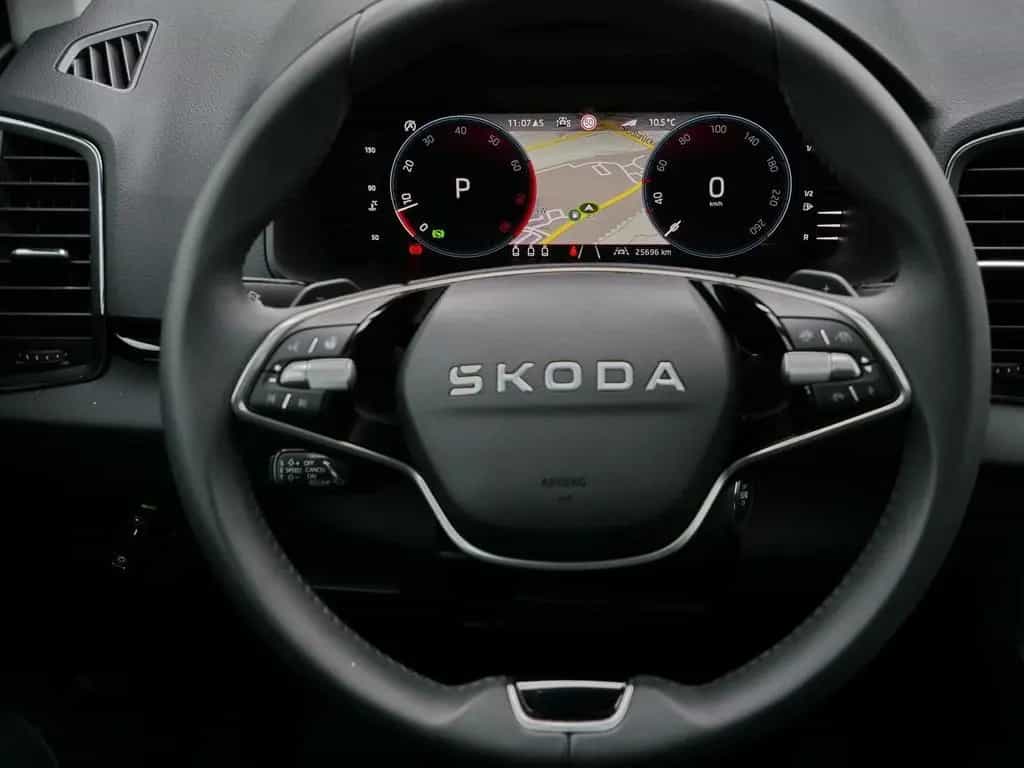 Skoda Karoq Tour 1.5 TSI LED*ACC*Pano*AHK 06/2025-photo-8