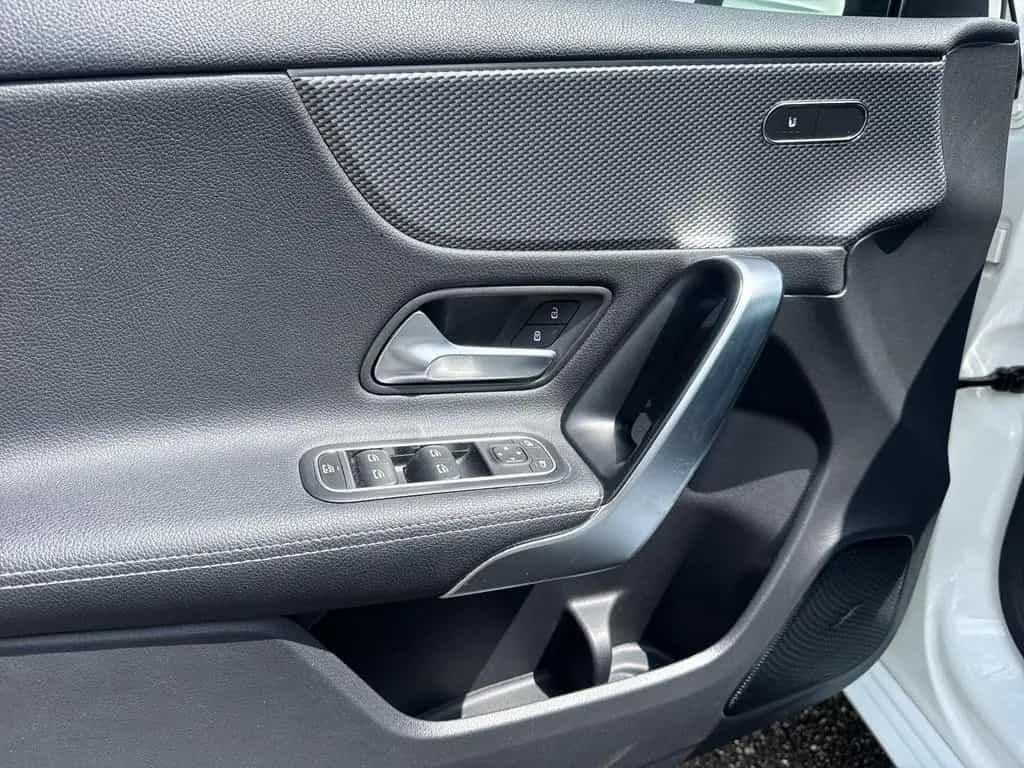 Mercedes-Benz A 180 Progressive LED HP Park Paket Business 10/2019-photo-17