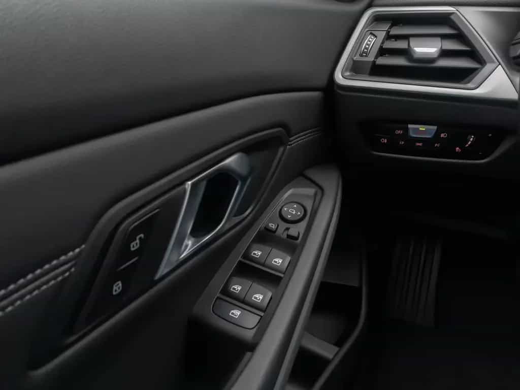 BMW 3 Series i DigitalKey DAB Komfort HiFi Leder 18Zoll 11/2022-photo-32