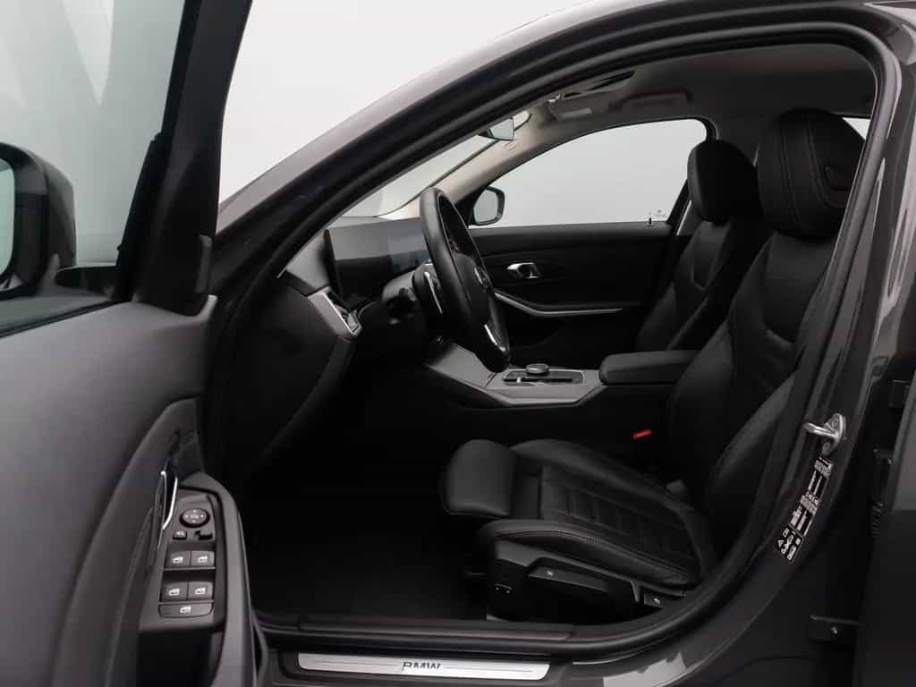 BMW 330 i xD Komfort DAB HiFi Leder M Sport 19Zoll 10/2022-photo-18