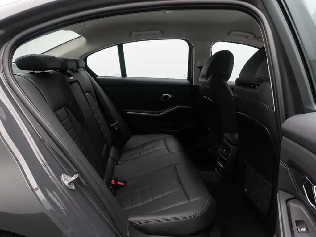 BMW 330 i xD Komfort DAB HiFi Leder M Sport 19Zoll 10/2022-photo-25